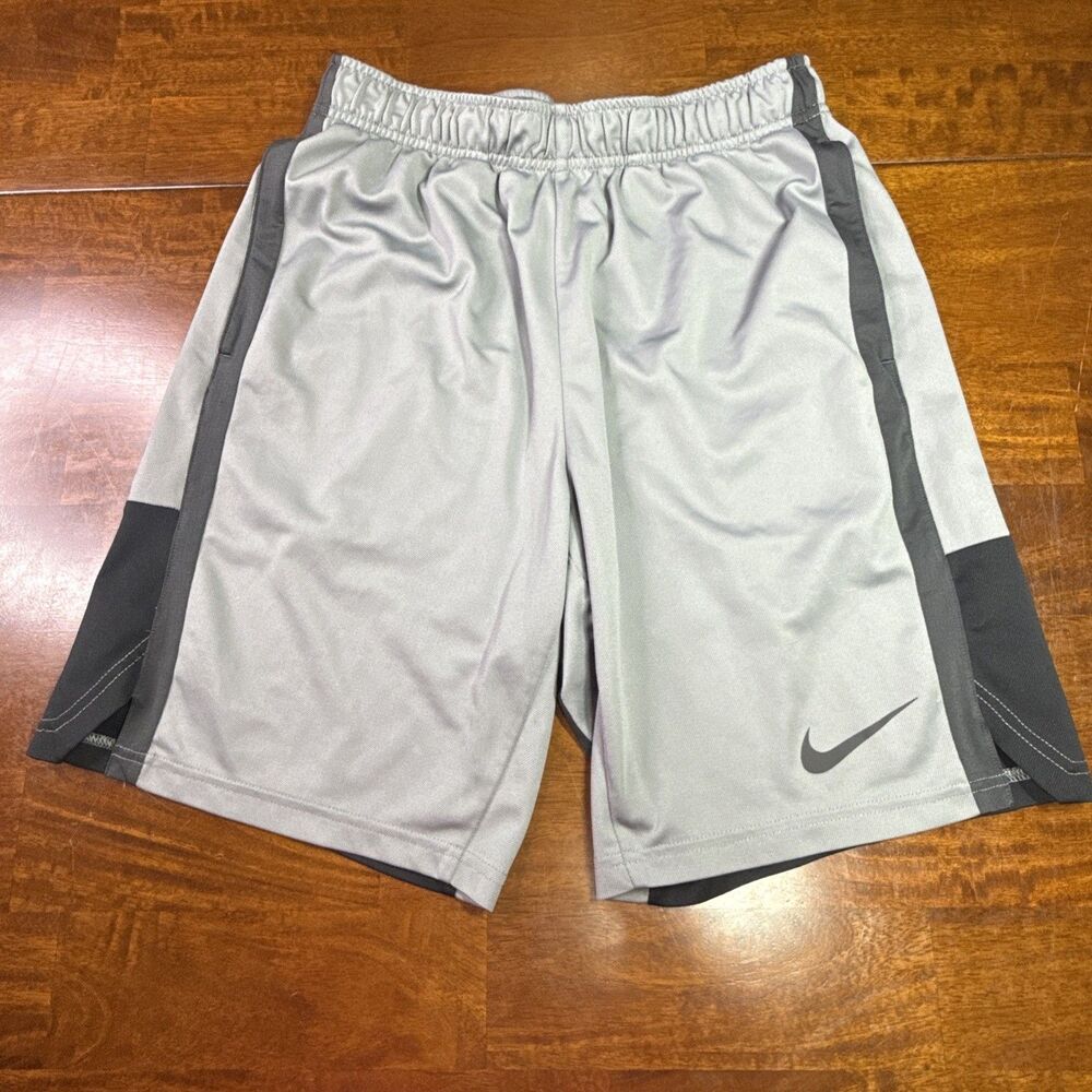 Nike Dri Fit Training Shorts Mens Medium Gray Black Athletic Gym Running Workout